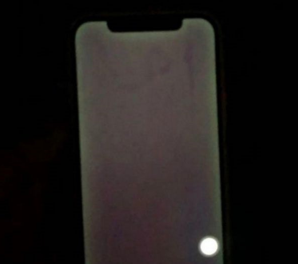 广昌苹果手机维修分享苹果客服回应 iPhone 12 屏幕“发绿”问题 